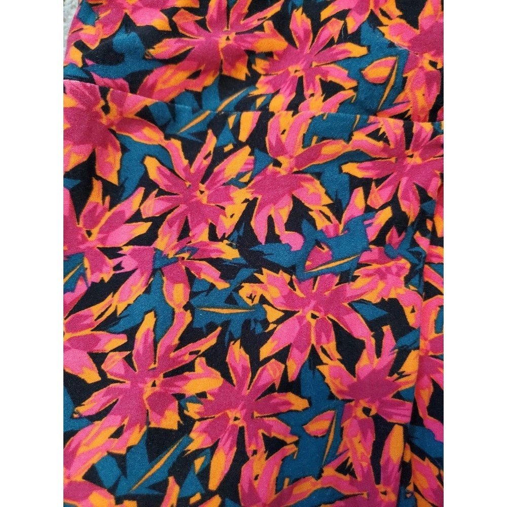 Patterned One Size Lularoe Leggings - Picture 2 of 3